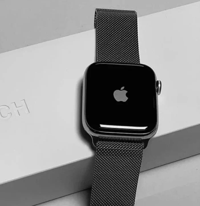 Apple Logo Series 11 Watch